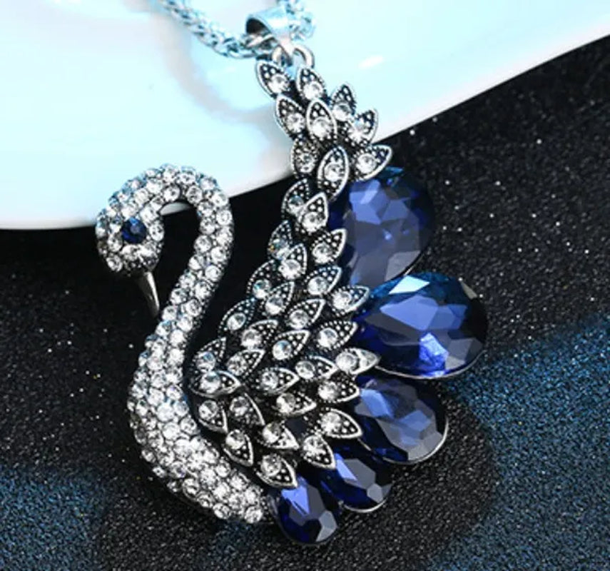 Elegant Crystal Swan Shape Pendant Necklace Female Temperament Pendant Long Sweater Chain