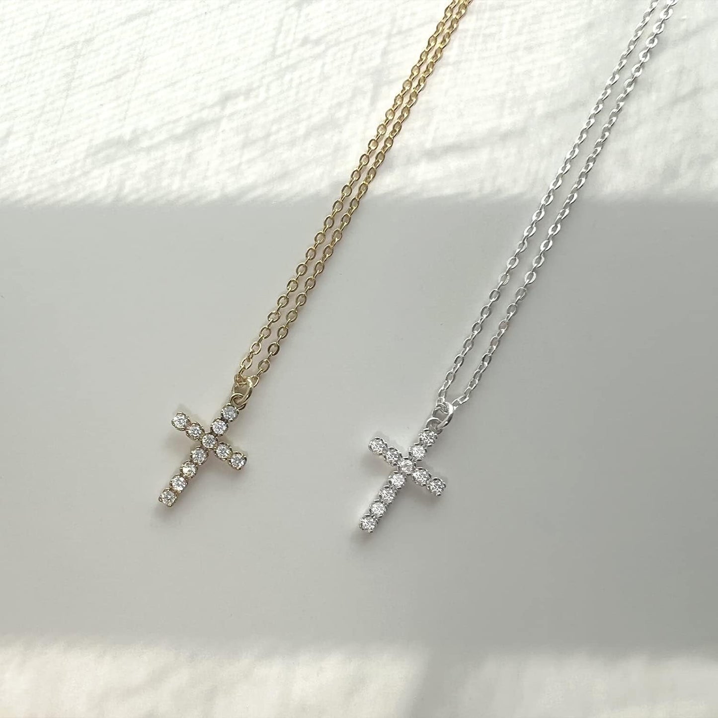 Cross Necklace for Women,18K Gold/Silver Plated Tiny Cubic Zirconia Cross Pendant Necklace for Women Simple Layered Cross Necklaces for Women