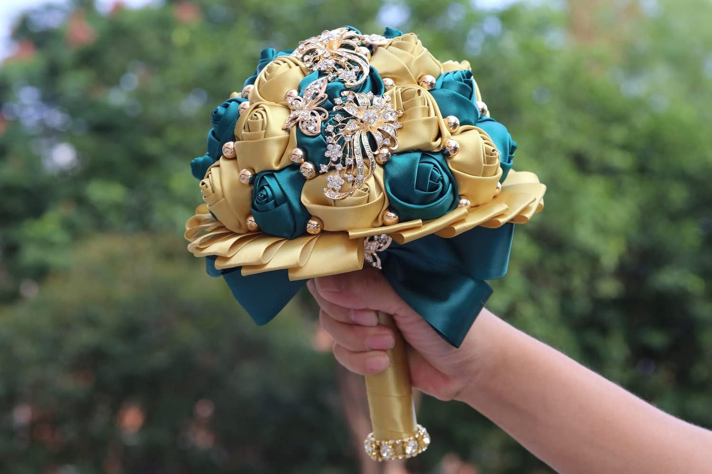 Golden Rhinestone Brooch Wedding Flowers Bridal Bouquets Crystal Bride Holding Bouquet White Ivory Satin Roses with Diamond