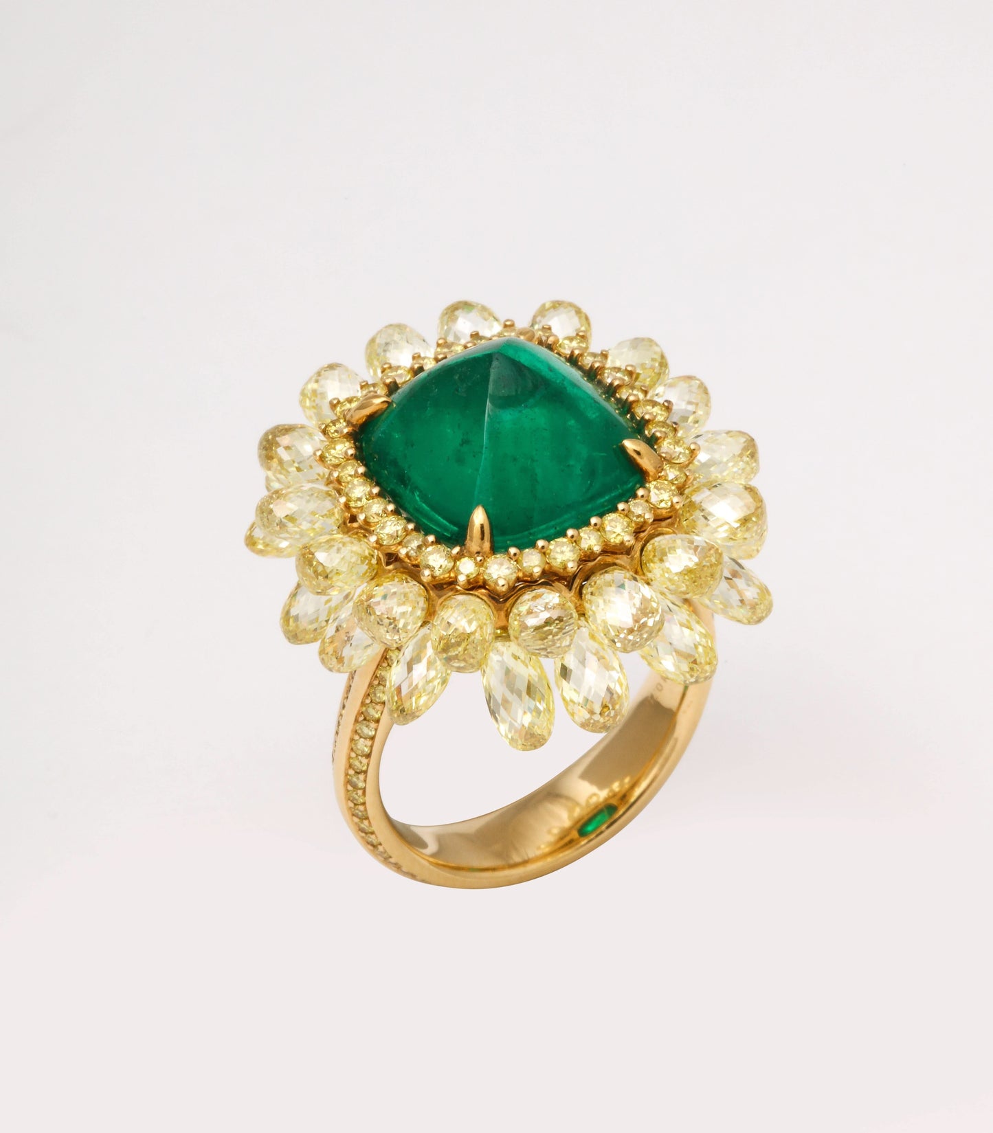 5.59ct Sugarloaf Colombian Emerald and Yellow Diamond Gold Ring