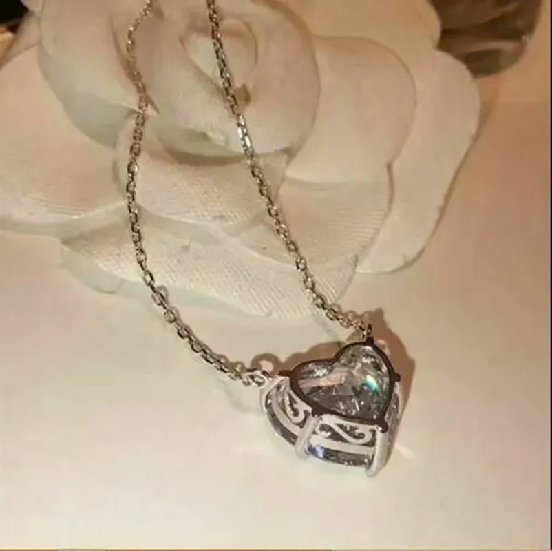 Fashion Elegant Ladies Silver Plated Sparkling White Sapphire Heart Shaped Choker Necklaces for Women Bridal Chain Necklace Fine Jewelry