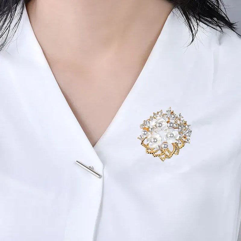 Gloriya Natural Shell Flower with Freshwater Pearl Exquisite Brooch Inlaid Sparkly AAA CZ Diamond Lapel Pin Jewelry Wedding Bouquets