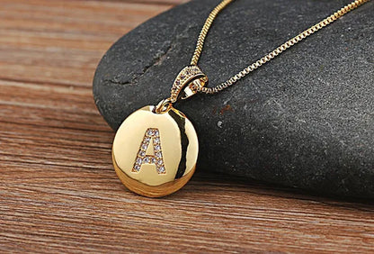 Top Quality 14k Gold Fashion Flash Diamond Exquisite Pendant Venice Box Chain Women Girls Initial Letter Necklace Gold 26 Letters Charm Necklaces Pendants Copper CZ Jewelry Personal Necklace
