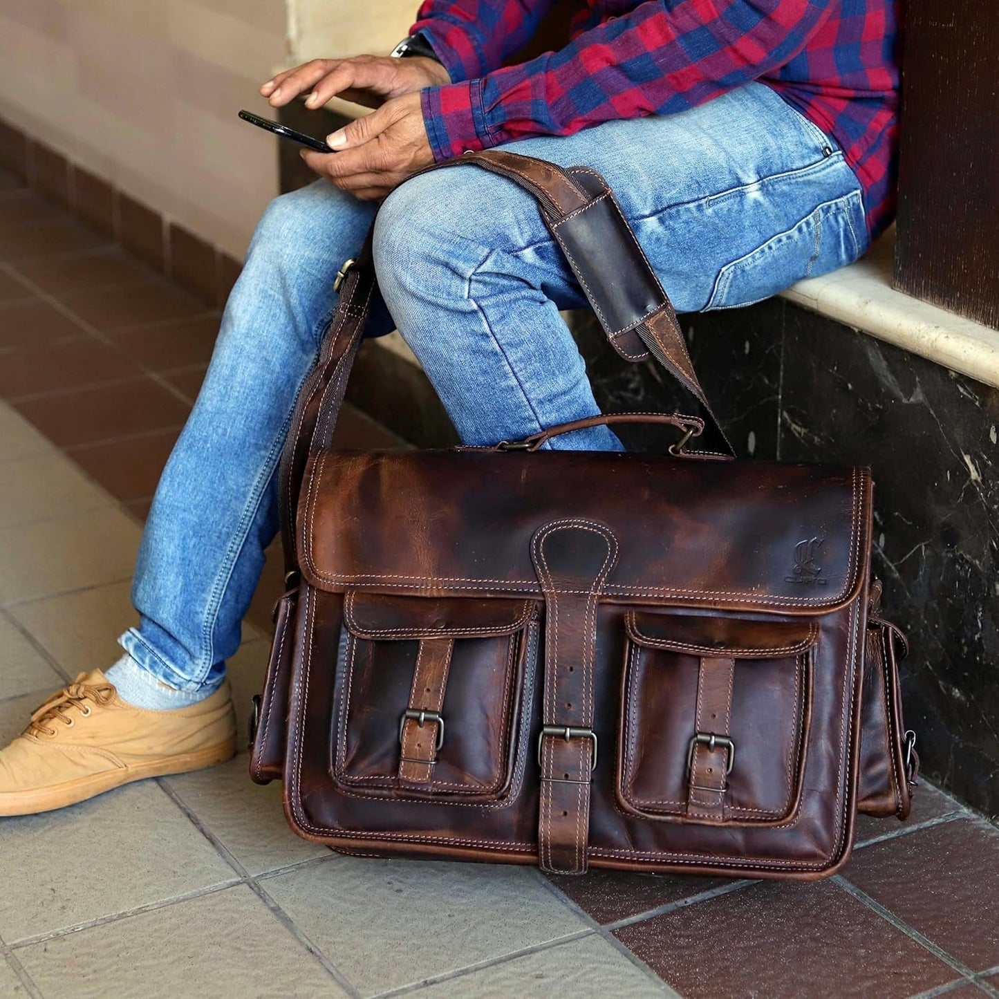 Leather Briefcase Work Bag for Men Women Dark Brown Crossbody Genuine Leather Satchel Office Bag for Men Women 18 Inch Computer Travel Messenger Laptop Shoulder Bag Cureo