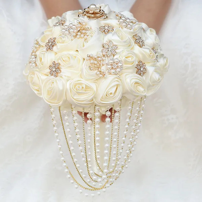 Exquisite Hand-made Pearl Diamond Brooch Wedding Bouquets Beaded Diamond Chains Decorate The Bridal Bouquet Bridesmaid Holding Flowers