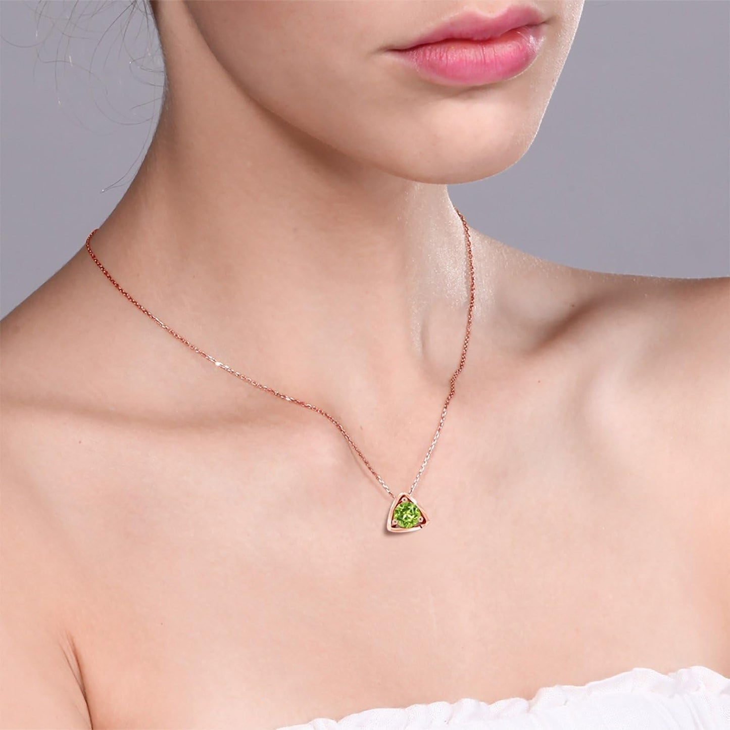 10K Rose Gold Green Peridot Pendant Necklace for Women (0.50 Cttw, Gemstone Birthstone, round 5MM, with 18 Inch Chain)