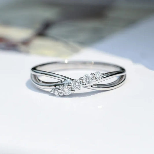 Luxury White Sapphire Jewelry Fashion 925 Sterling Silver Twist Diamond Ring Bride Engagement Wedding Band Party Accessories Anniversary Gift Promise Rings