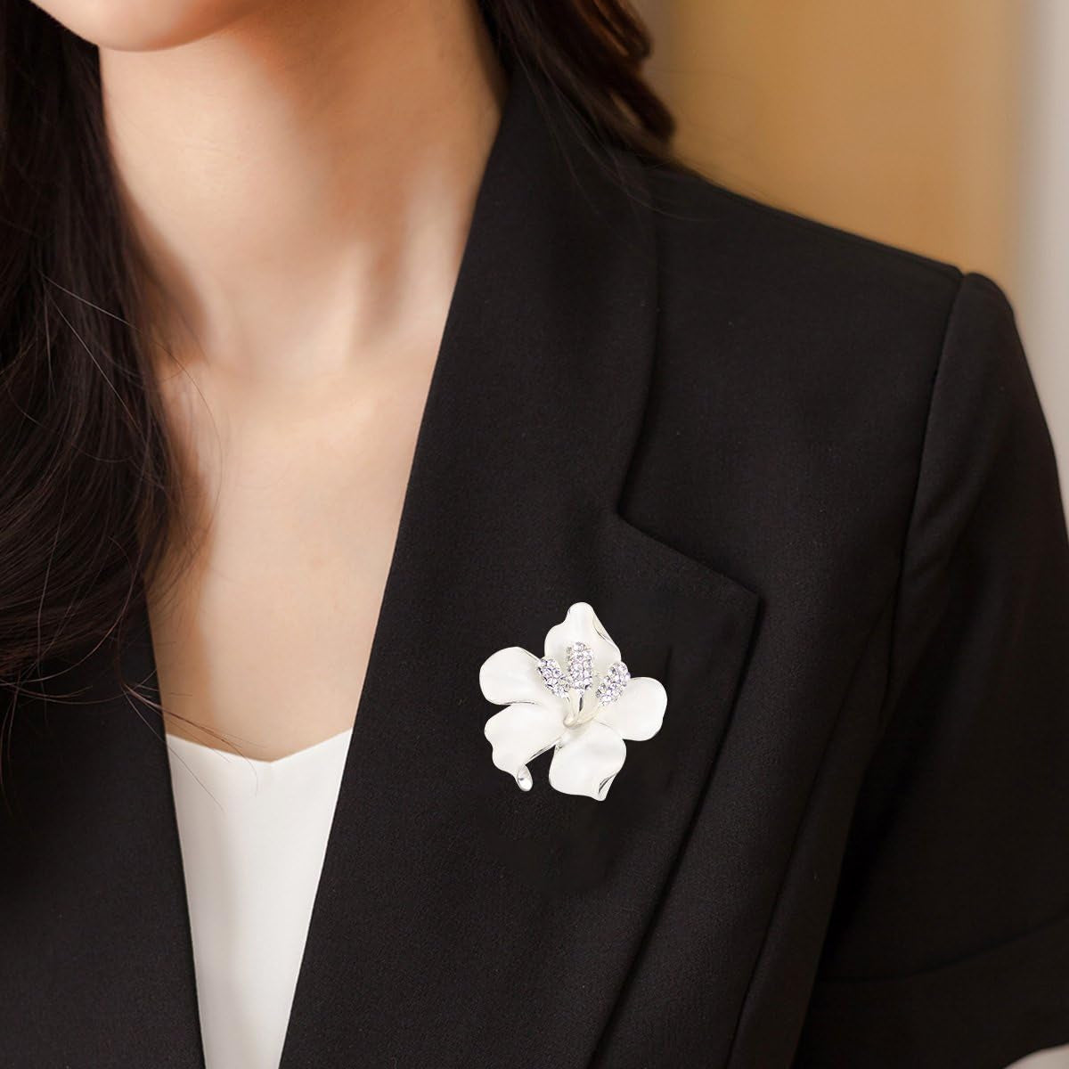 Brooch Pin for Women Flowers Brooch with Created Crystal | Elegant Brooches and Pins for Women | Pearl Brooches for Women with Flower Pins | Designer Brooch Collar Pins for Women, Purple/White/Red, 29.8G