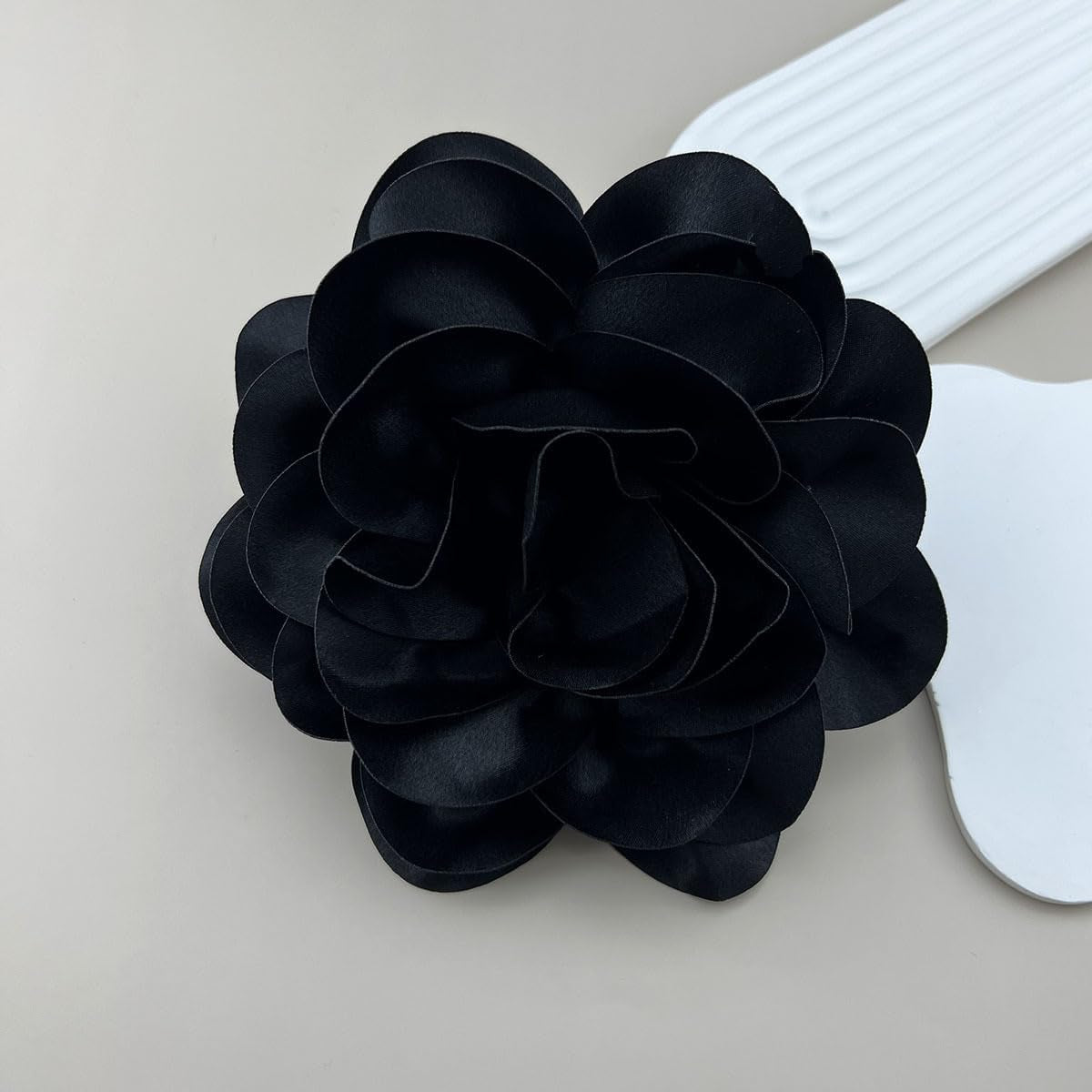Dainty Satin Fabric Rose Flower Brooches 7.5In Extra Large Big Camellia Flower Brooches Lapel Pins for Women Wedding Party Dance Dress Clothes Accessories