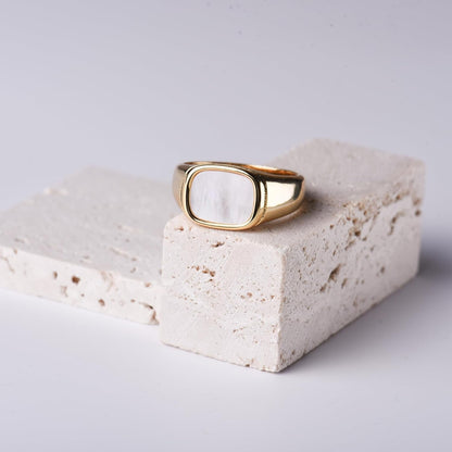 18K Gold Plated Womens Gold Signet Ring Starburst Gold Signet Rings Star Minimalist Signet Ring Mother of Pearl Statement Signet Ring