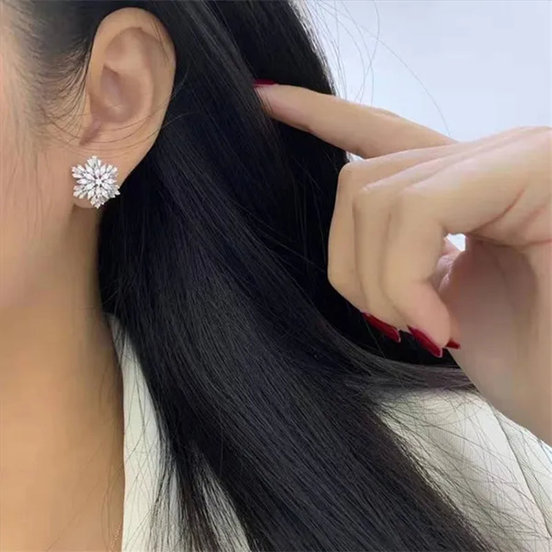 Women Exquisite Snowflake Earrings Silver Plated Crystal Stud Earrings Winter Christmas Gifts Party Bridal Jewelry