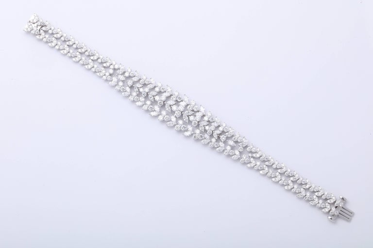 https://a.1stdibscdn.com/stunning-diamond-bracelet-for-sale-picture-5/0/j_45217331530288240354/6R1A9191_master.jpg?width=768