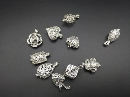 Random 10Pcs Silver Mixed Design Necklace Bracelet Jewelry Made Pearl Pearl Cage Oil Diffuser Pendant.