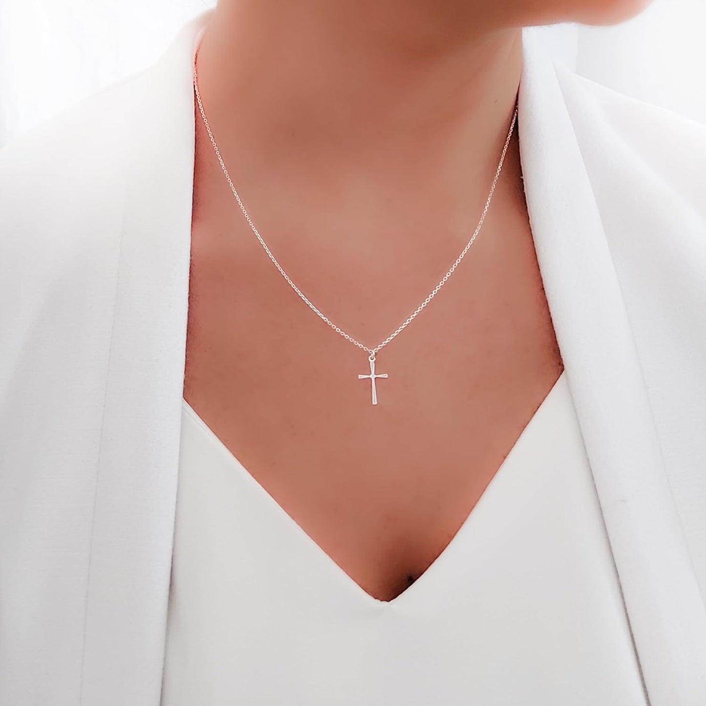Cross Necklace for Women, 16-18 Inches Silver/Gold Chain, Women'S Small Simple Cross Necklaces Religious Charm Jewelry, Faith Gift for Her