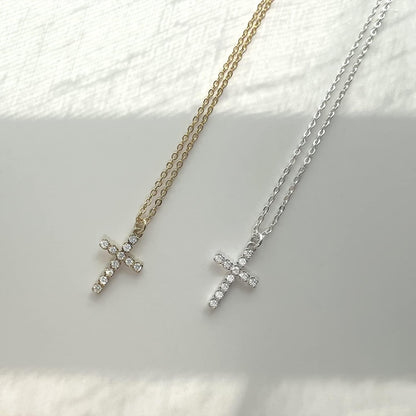 Cross Necklace for Women,18K Gold/Silver Plated Tiny Cubic Zirconia Cross Pendant Necklace for Women Simple Layered Cross Necklaces for Women