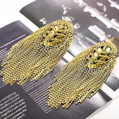2 Pack Tassel Shoulder Epaulette, Punk Metal Cosplay Ringmaster Shoulder Pads Epaulet with Pins, Gold Rhinestone Beaded Diamond Shoulder Boards Badge Brooch for Men Women Uniform Costume