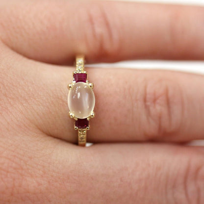 2.65 Ct Tw Natural Cabochon Moonstone, Red Ruby & Diamond Solid 14K Rose Gold 3 Stone Engagement Ring for Women 6 Mm (18K White Gold, 5.75)