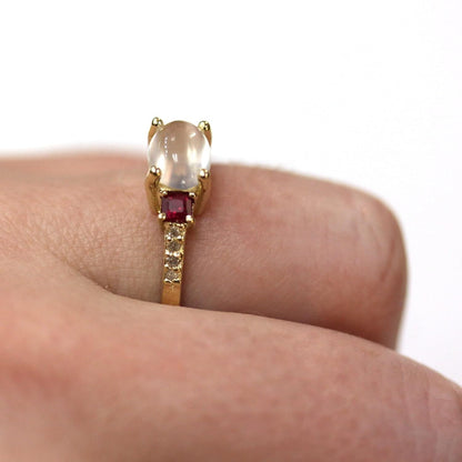 2.65 Ct Tw Natural Cabochon Moonstone, Red Ruby & Diamond Solid 14K Rose Gold 3 Stone Engagement Ring for Women 6 Mm (18K Yellow Gold, 4.25)