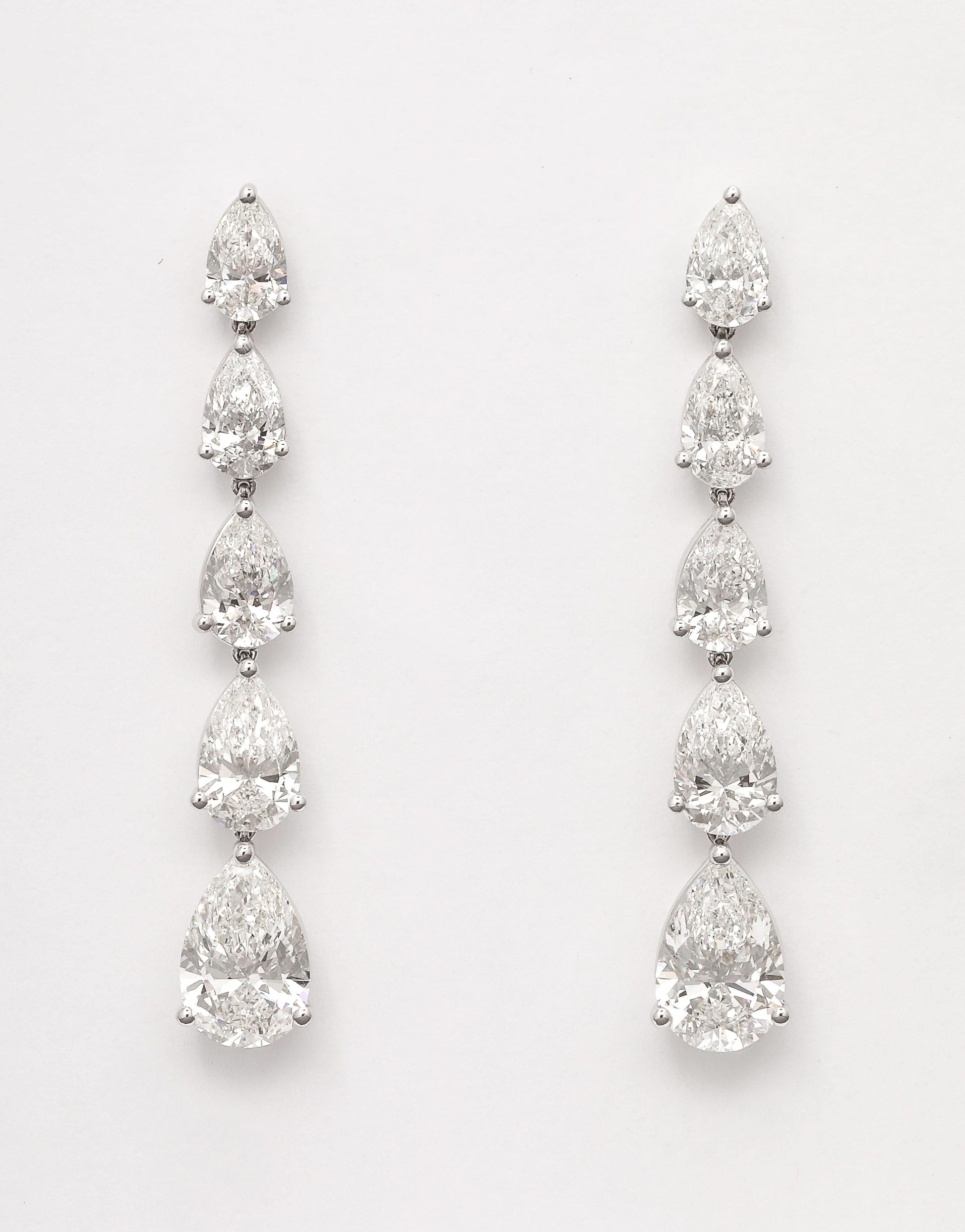 https://a.1stdibscdn.com/diamond-dangle-earrings-for-sale-picture-9/j_415/j_225039121715962021427/IMG_5158_master.jpeg