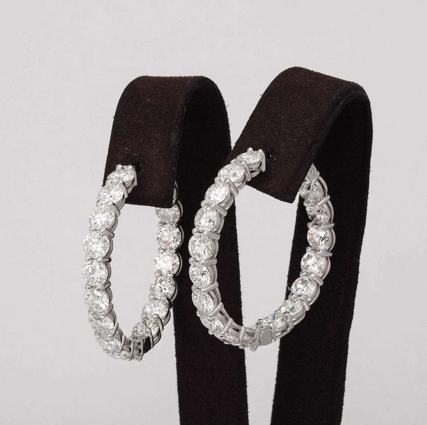 https://a.1stdibscdn.com/diamond-hoop-earrings-for-sale-picture-5/j_415/j_227290821714487161424/2P6A1463_master.jpg