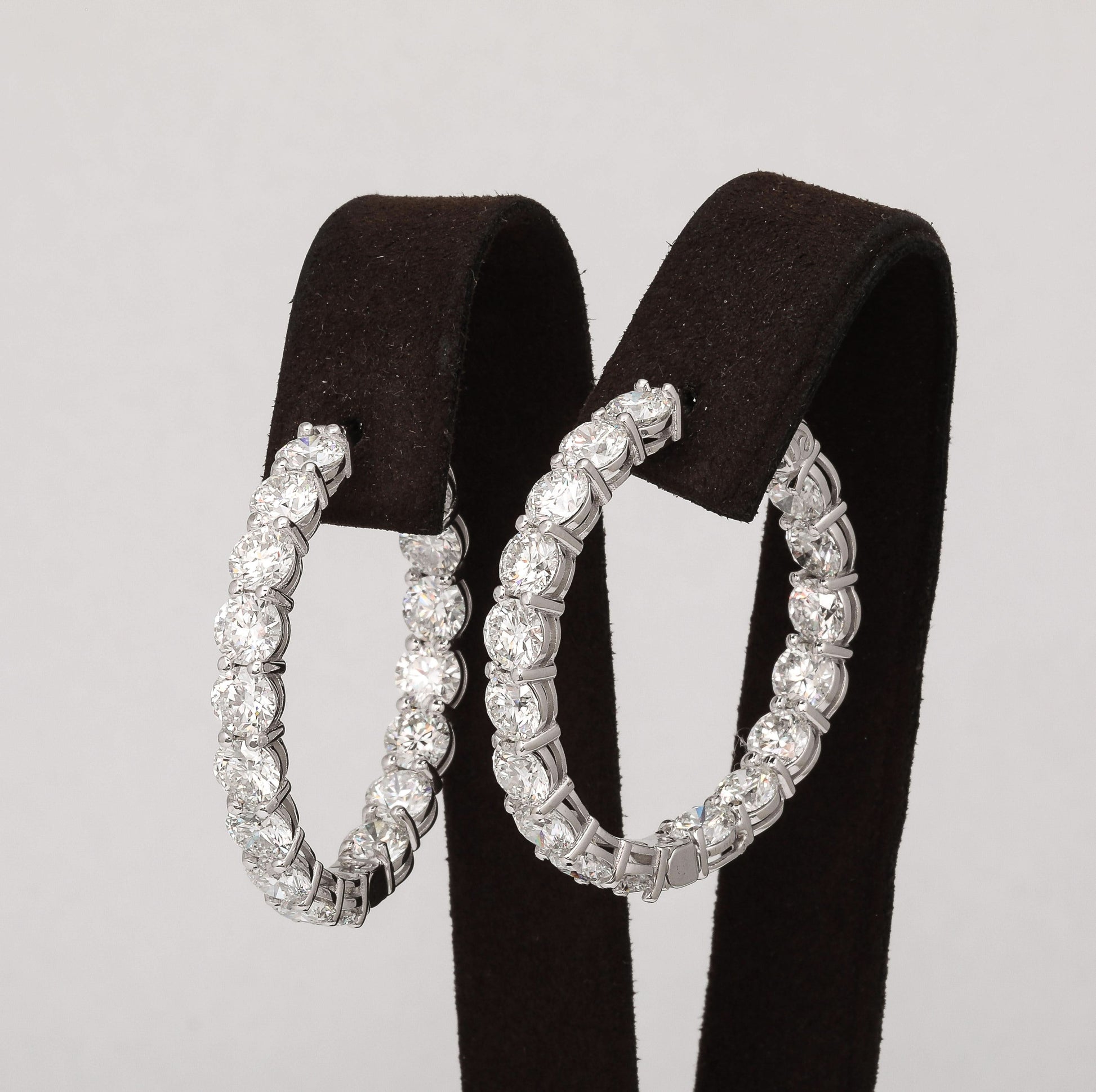 https://a.1stdibscdn.com/diamond-hoop-earrings-for-sale-picture-5/j_415/j_227290821714487161424/2P6A1463_master.jpg