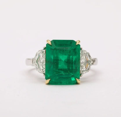 https://a.1stdibscdn.com/colombian-vivid-green-emerald-ring-for-sale-picture-9/j_415/j_237617321723470408699/2P6A2128_master.jpg?width=768