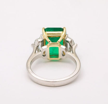 Colombian Vivid Green 6.97 Carat Emerald and Diamond Platinum Ring