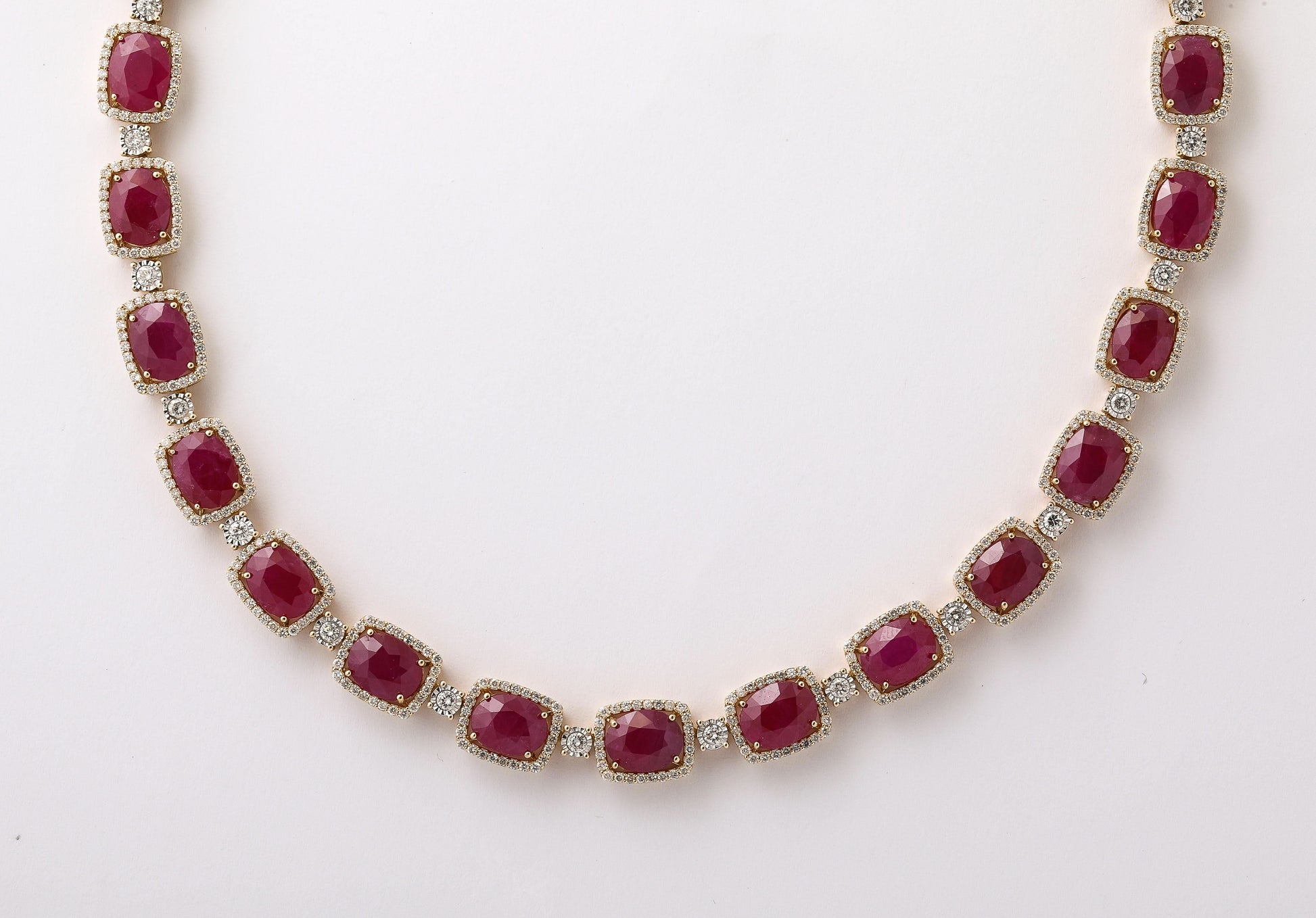 https://a.1stdibscdn.com/burma-ruby-diamond-necklace-for-sale-picture-6/j_415/j_237616921723470273877/2P6A2282_master.jpg