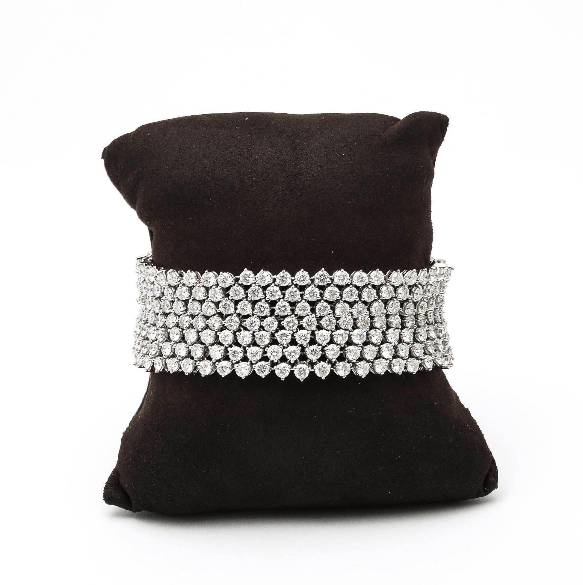 https://a.1stdibscdn.com/diamond-bracelet-for-sale-picture-5/j_415/j_278656221763050913798/2P6A4380_master.jpg