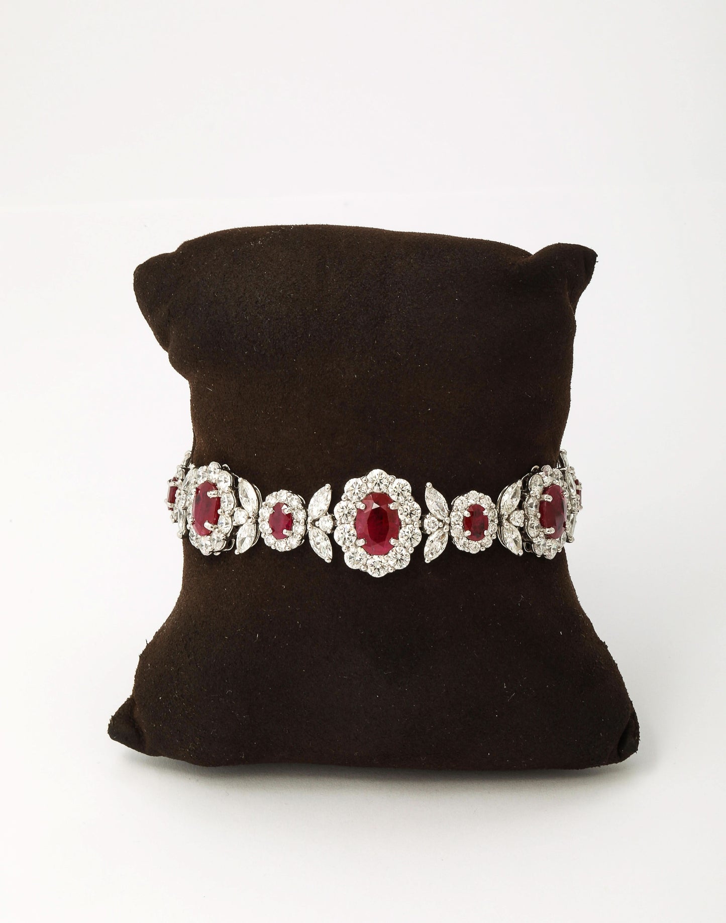 https://a.1stdibscdn.com/ruby-and-diamond-bracelet-for-sale-picture-5/j_415/j_278657921763051936190/2P6A4414_master.jpg