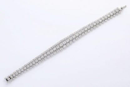 https://a.1stdibscdn.com/three-row-oval-diamond-bracelet-for-sale-picture-5/j_415/j_262309421747144390483/2P6A4467_master.jpg?width=768