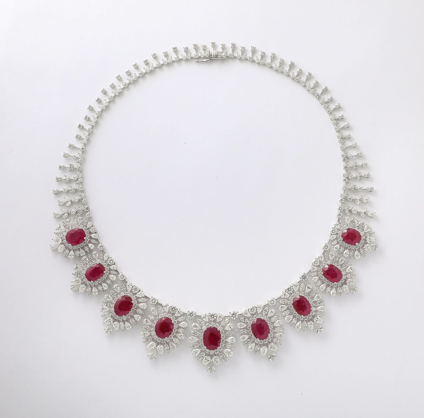Luxurious 33 Carat Intense Red Ruby Diamond 18k Gold Choker