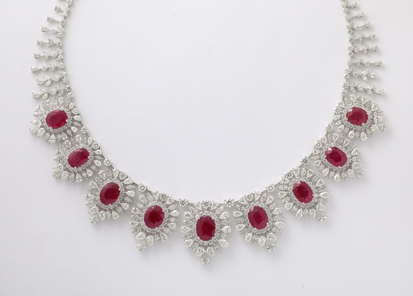 Luxurious 33 Carat Intense Red Ruby Diamond 18k Gold Choker