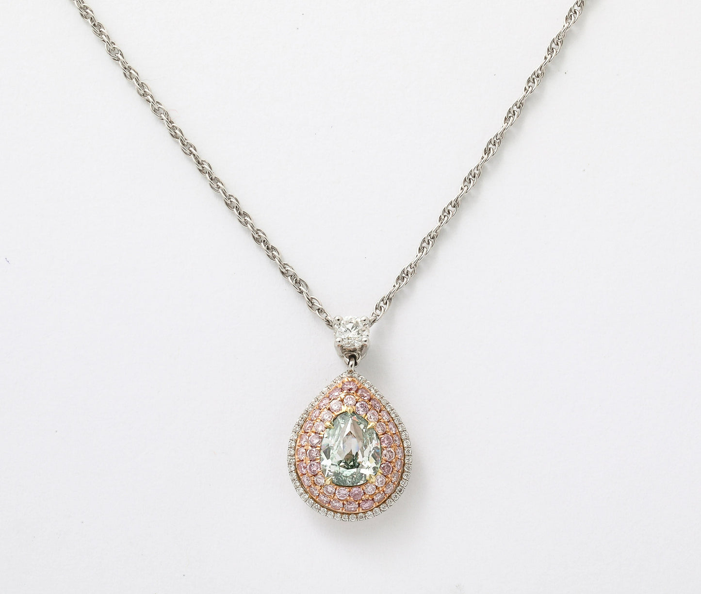 https://a.1stdibscdn.com/fancy-intense-green-diamond-pendant-for-sale-picture-5/j_415/j_277149721761659338947/2P6A4623_master.jpg