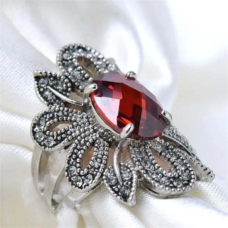 Hot Europe and the United States Retro Hollow-Out Flowers Ruby Ring Boutique Jewelry 2017 New - WORLD TIME VISITS