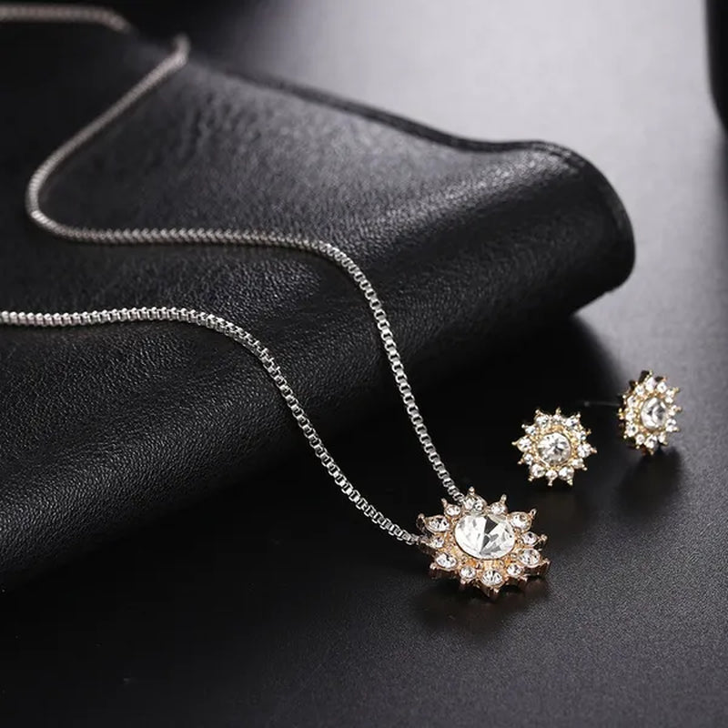 New Creative Diamond Snowflake Necklace Earring Set Pendant Necklace Female Necklace Set