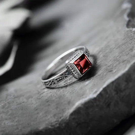 Vintage 925 Sterling Silver Cube Blood Red Rubine Gemstone Diamond Rings - WORLD TIME VISITS