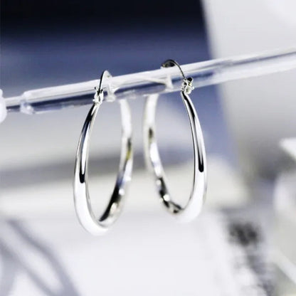1 Pair Women's Fashion Simple 18K Yellow Soild Gold Hoop Earrings Exquisite Diameter 33mm Circle Hoop Earrings for Wedding Engagement Christmas Jewelry Gifts