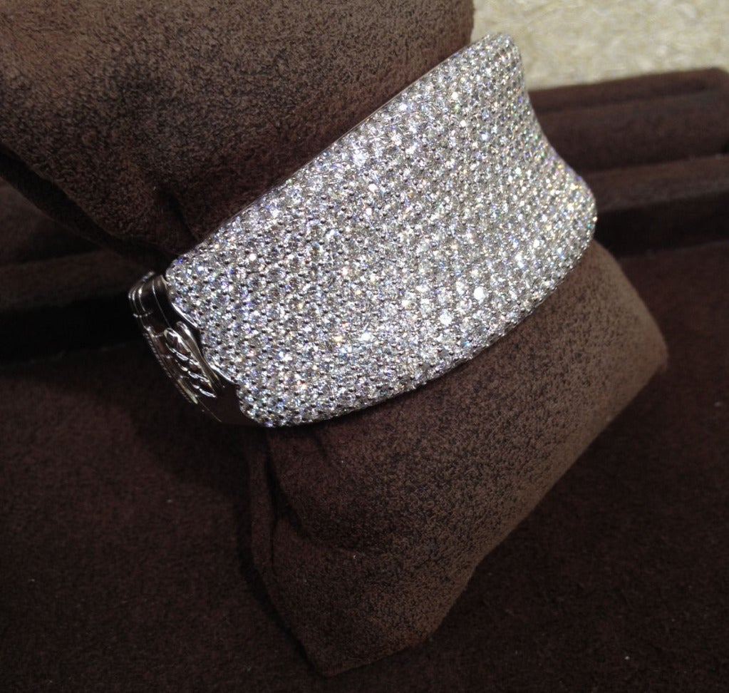 https://a.1stdibscdn.com/archivesE/jewelry/upload/415/135/415_1384190288_5.jpg