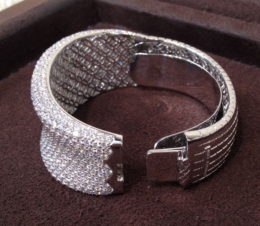 Roberto Coin Fantasia Collection 18k White Gold Diamond Pave Bangle