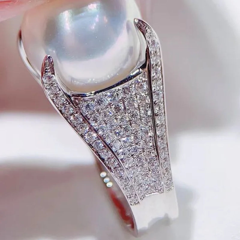 Luxury Noble 925 Solid Silver Micro Pave Diamond 4 Prong Setting Natural Pearl Rings for Women Bridal Wedding Party Ring Jewelry