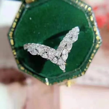 Exquisite and Elegant Beautiful Women'S Fashion Dazzling Ring Jewelry White Rhinestone Full Zircon Ring Love Heart Water Drop Simple Heart-Shaped Ring Romantic Princess Engagement Wedding Ring Anniversary Valentine'S Day Gift Jewelry Size US4-12