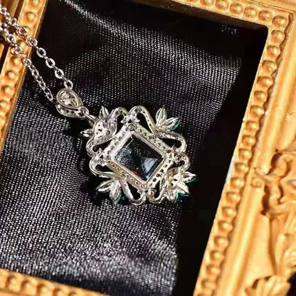 The Jewelry Imitation Natural Topaz Necklace Inlaid with High Carbon Diamond Pendant