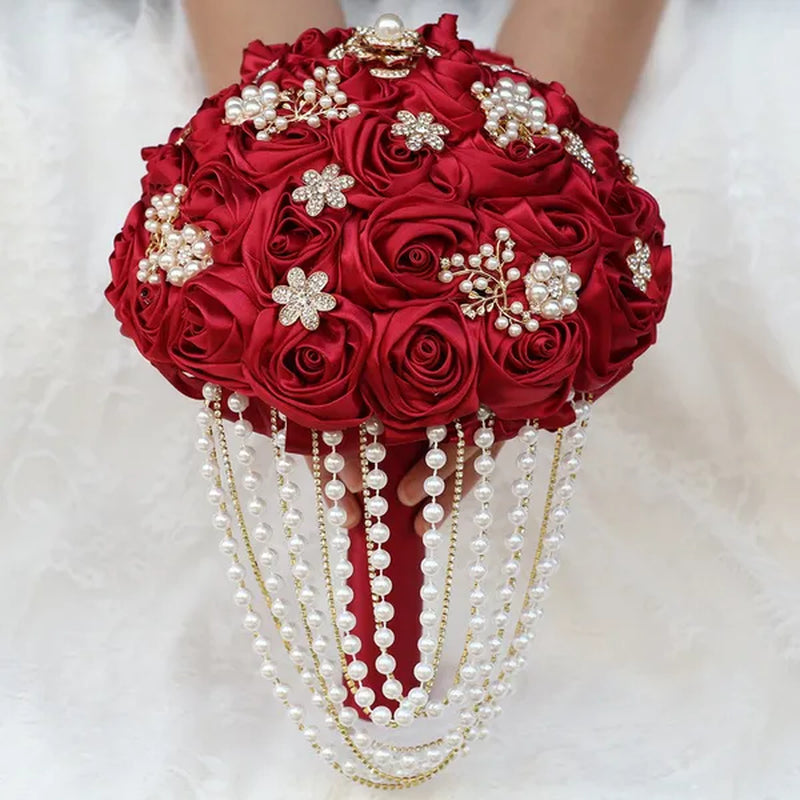 Exquisite Hand-made Pearl Diamond Brooch Wedding Bouquets Beaded Diamond Chains Decorate The Bridal Bouquet Bridesmaid Holding Flowers