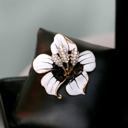 Fashion Enamel Lapel Pin Lily Flower Brooch Pins,Broaches and Pins for Women Crystal Diamond Alloy Plating White