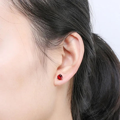 Exquisite Fashion Women Love Princess 925 Silver Round Cut Ruby Garnet Three Prong Stud Earrings for Women Bridal Wedding Jewelry Gifts
