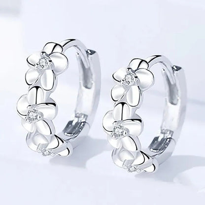 1 Pair Simple Cute Crystal Diamond Moissanite Flower Hoop Huggie Earrings for Women Girl Engagement Ear Studs Jewelry