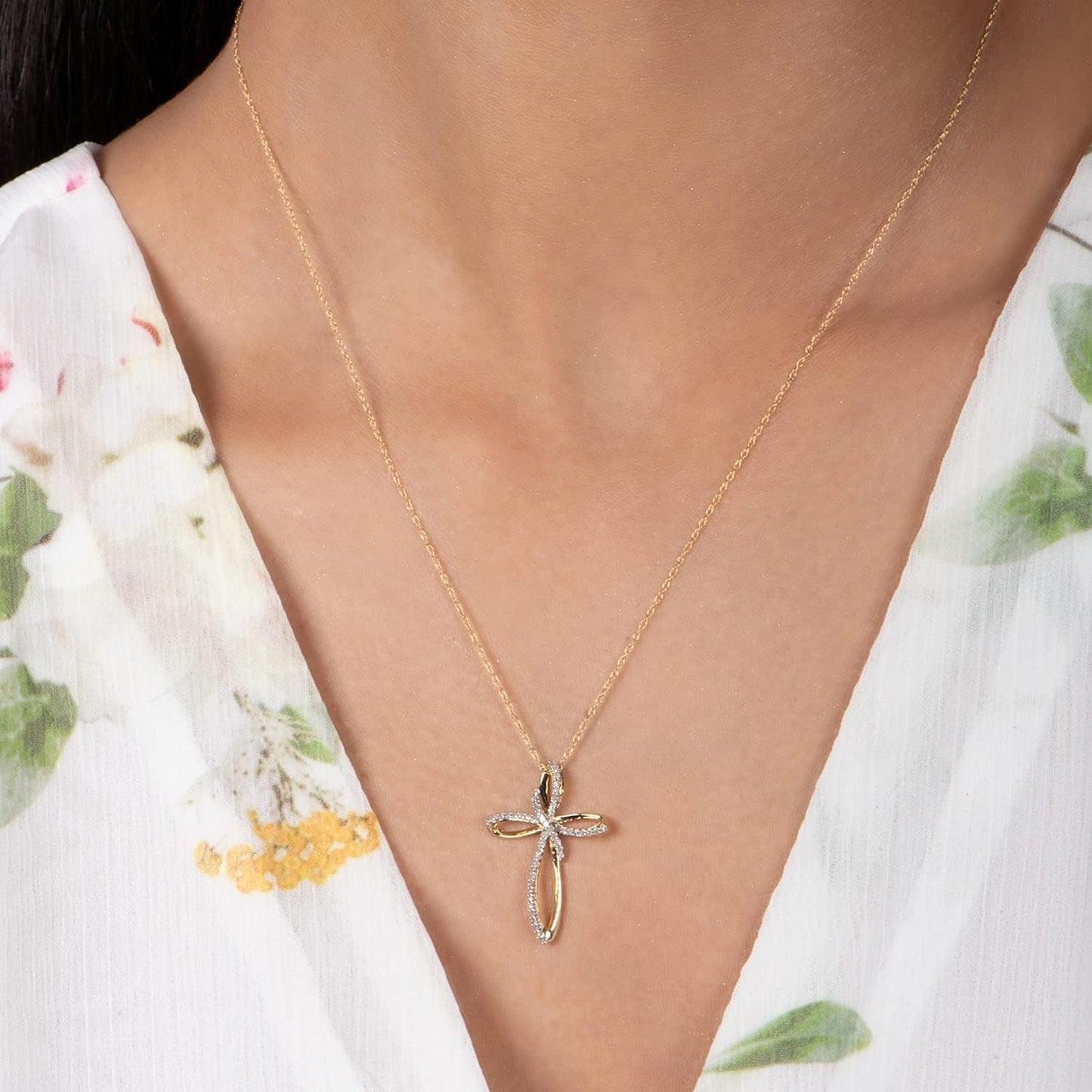 Cross Necklace Pendant with Natural White round Diamonds in 10K Rose, White or Yellow Gold, 18 Inch Rope Chain