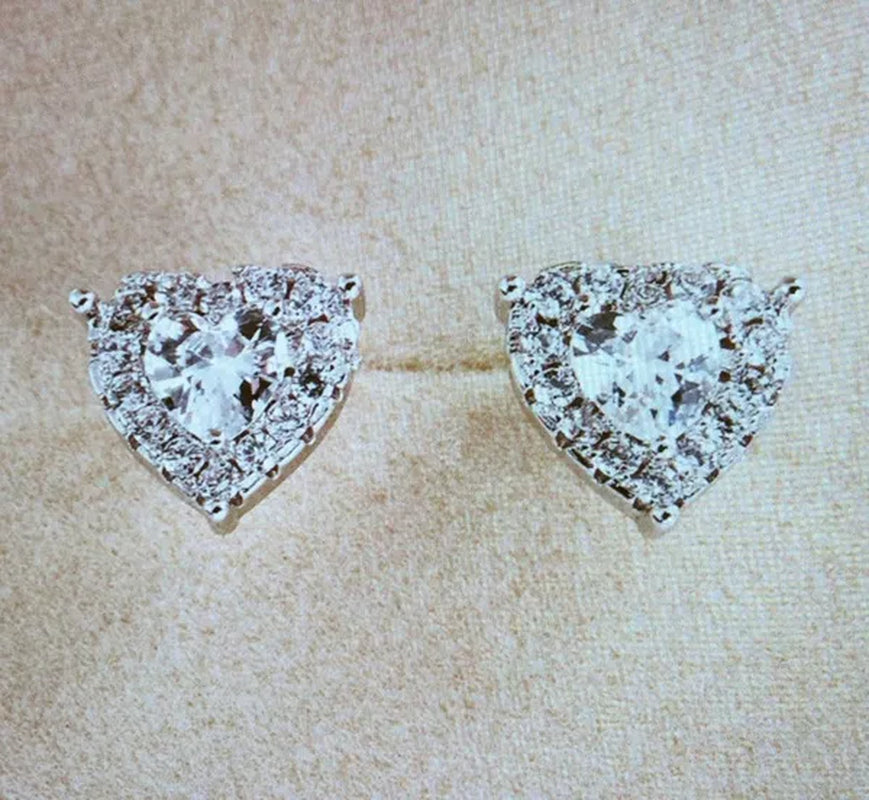 Exquisite Fashion Crystal Full Diamond Stud Earrings Love Heart Shape Cut Ear Studs 925 Sterling Silver Stud Earrings for Women Bride Wedding Engagement Jewelry Gifts