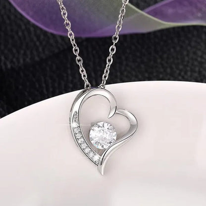 Delicate Ladies Clavicle Necklace Cubic Zircon Heart Pendant Necklace Bridal Wedding Necklace Jewelry